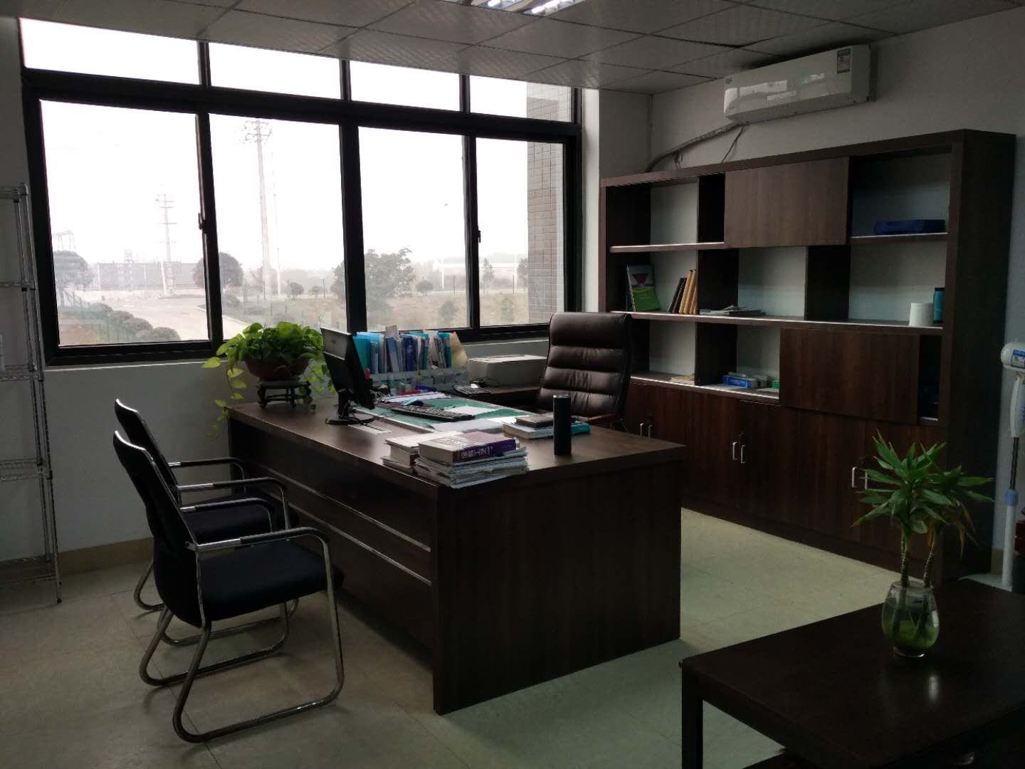 成都油性工業(yè)漆企業(yè)辦公圖